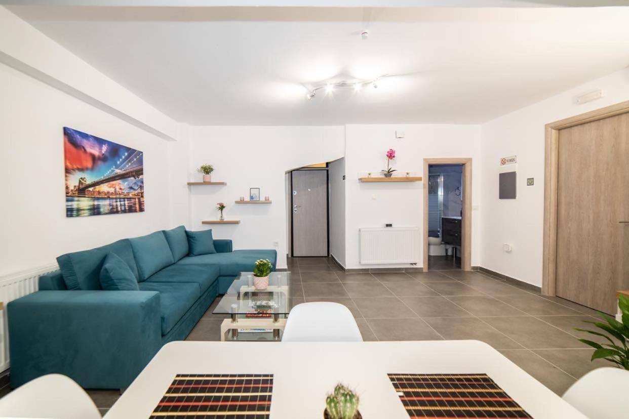 Apartamento Brand New Aprt With Backyard In Lycabettus Hill ! Atenas Exterior foto